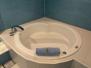 ルネッサンスリゾートオキナワ　フリッパーズルーム　バスルーム