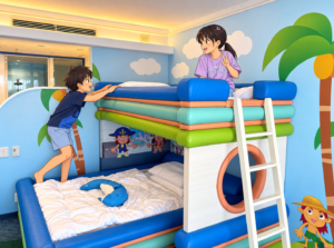 ルネッサンスリゾートオキナワ　フリッパーズルーム2段ベッド
